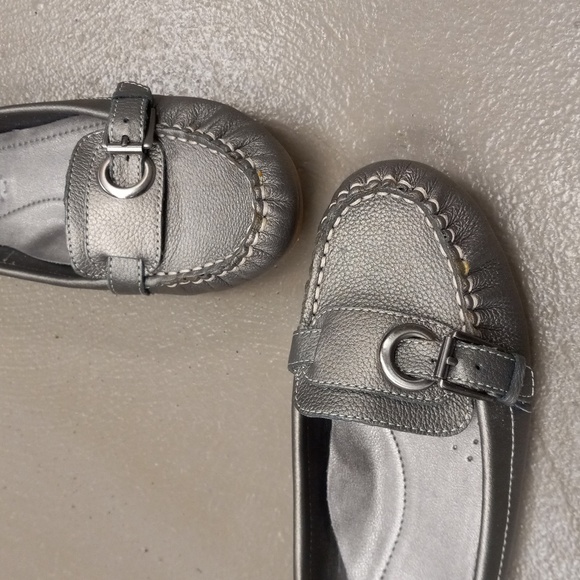 Thom McAn Pewter Colored, Leather, Loafers - Picture 12 of 13